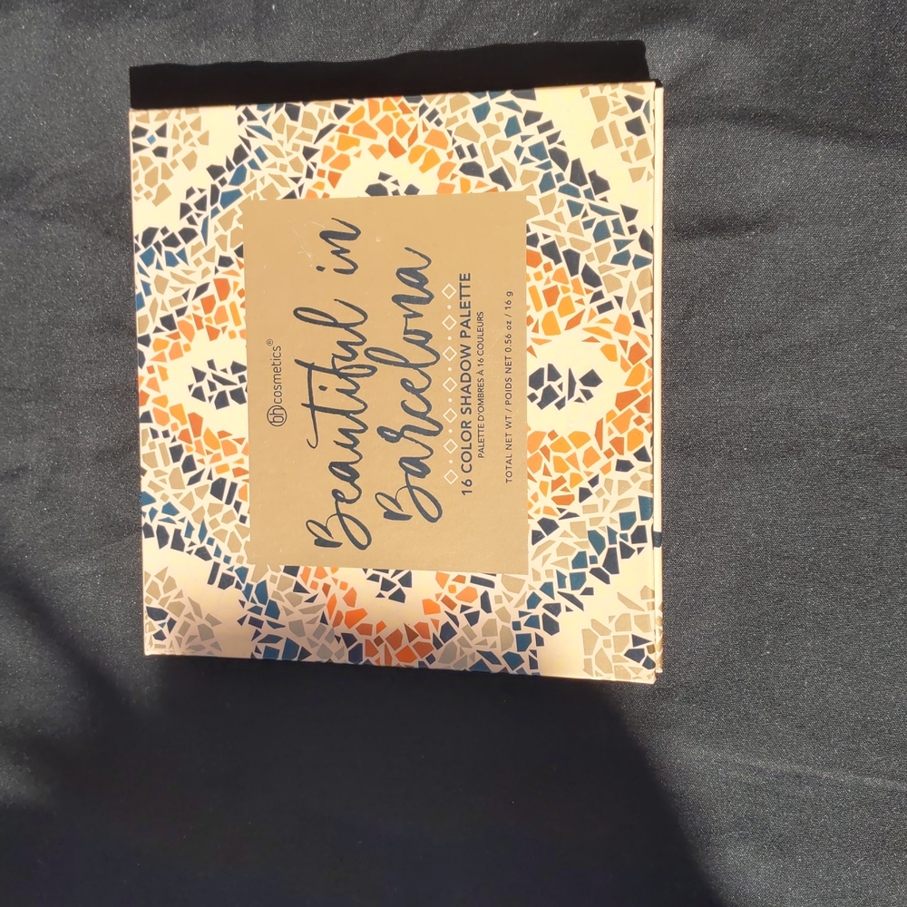 BH Cosmetics Beautiful in Barcelona Palette